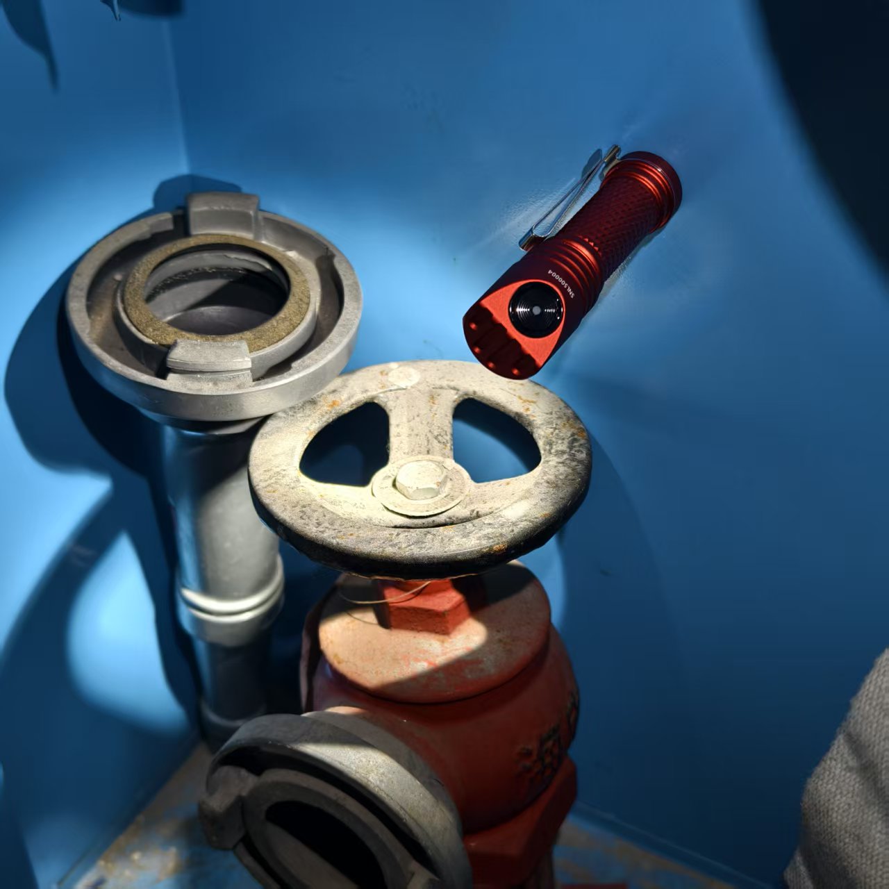 L50 Sol - EDC Right-Angle Flashlight