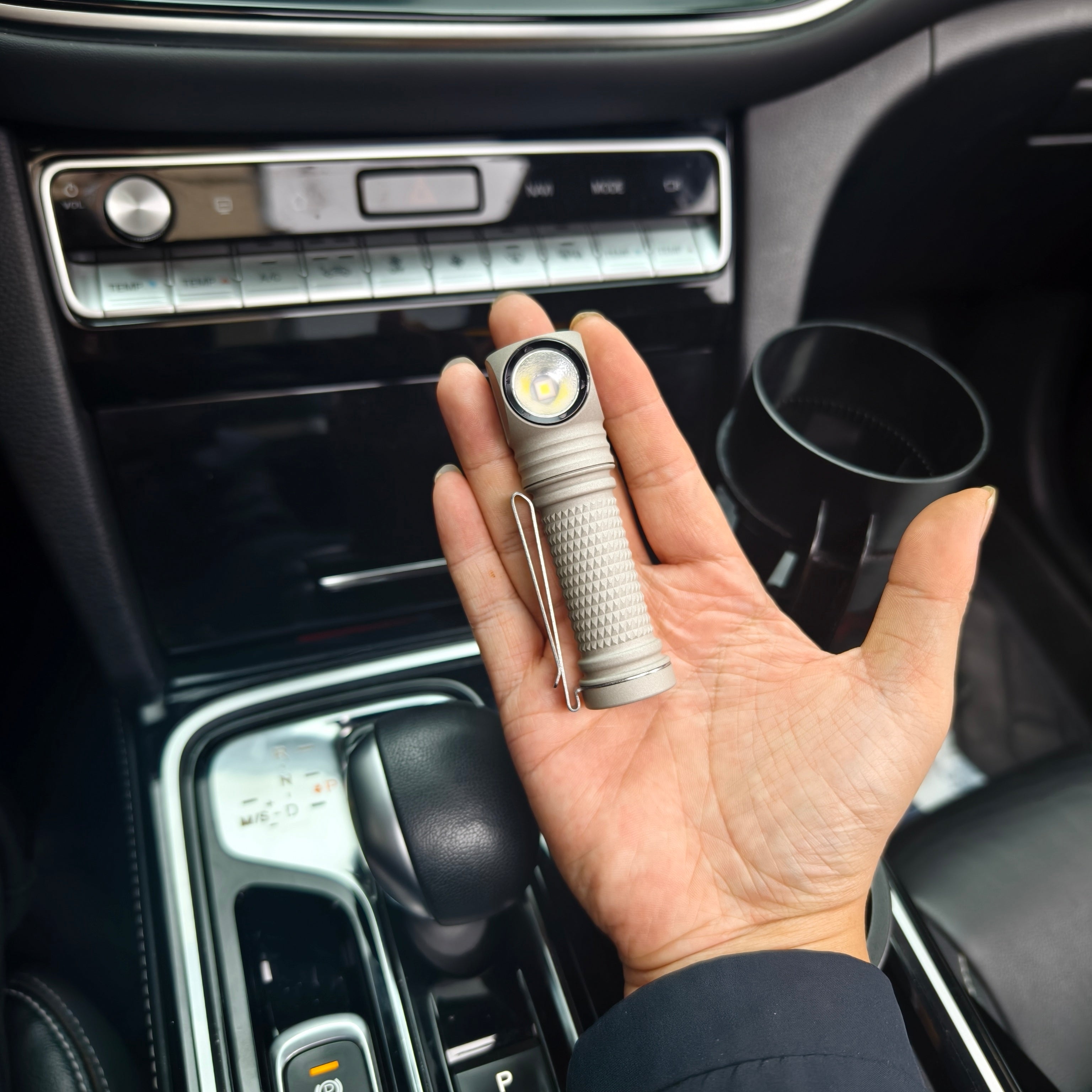 L50 Sol - EDC Right-Angle Flashlight