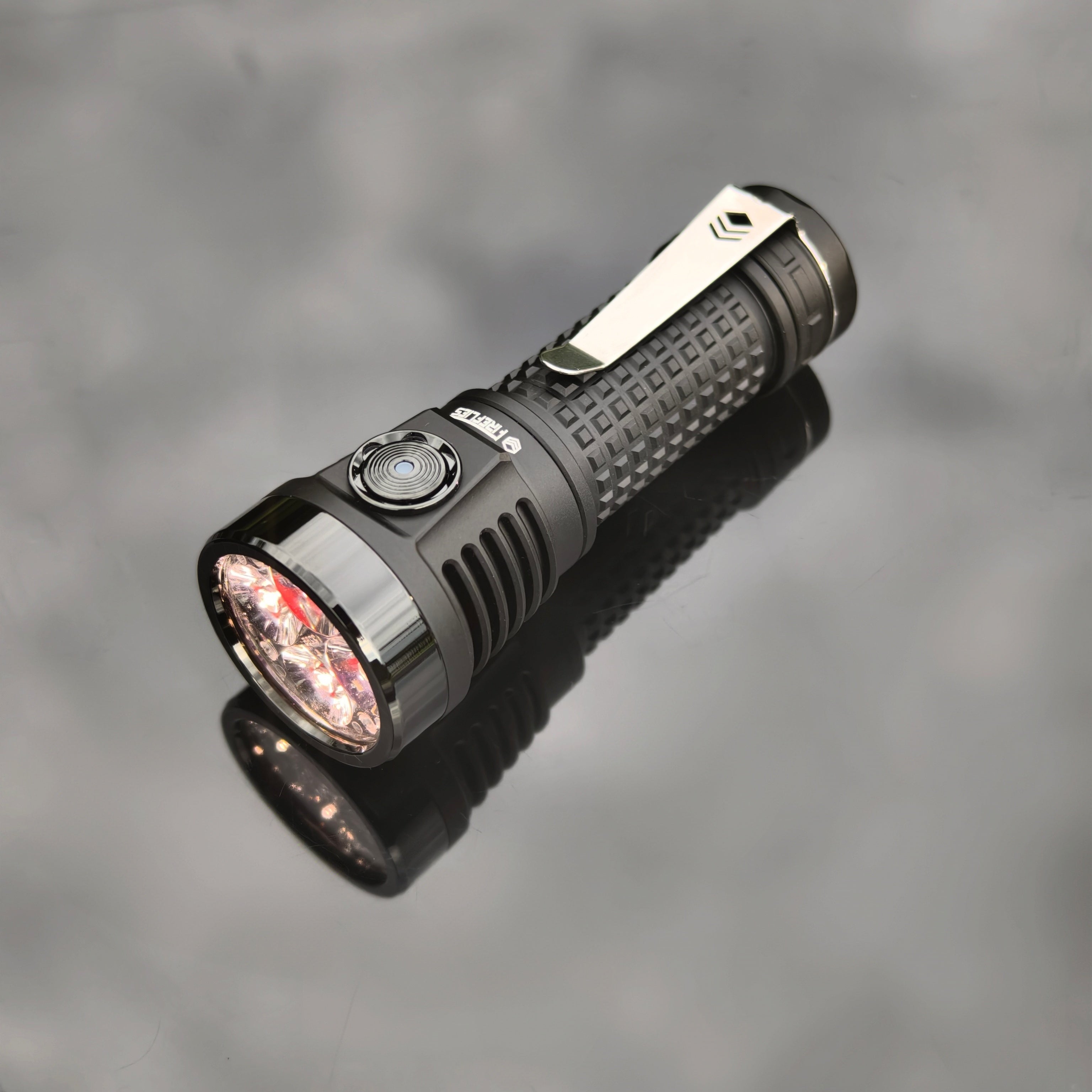 E04 Surge - Lume1